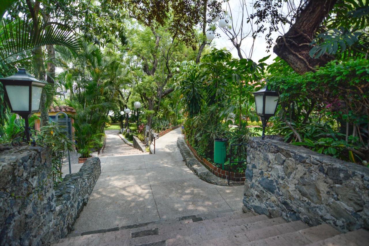 Hotel Coral Cuernavaca Resort & Spa Темикско Екстериор снимка